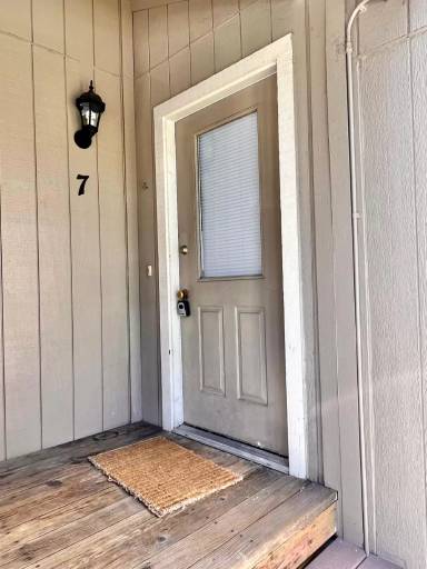 Main picture of 239 Mill St