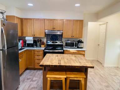 Main picture of 391 S Sanderson Way