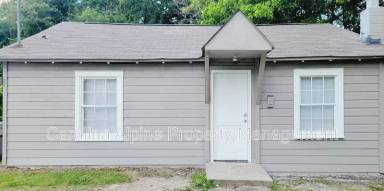 Main picture of 626 Clyde St