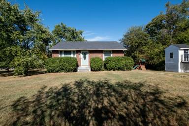 Main picture of 2600 Ennis Rd