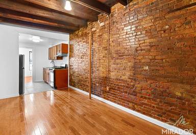 Main picture of 621 West 51st St
