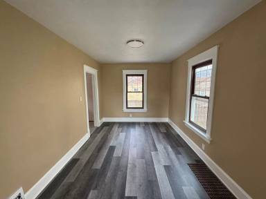 Main picture of 1915 11th St