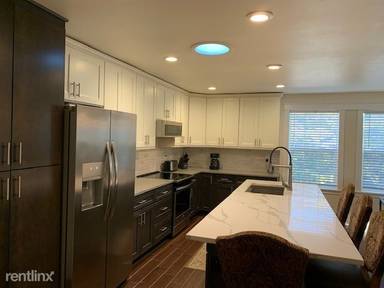Main picture of 2140 E Main St