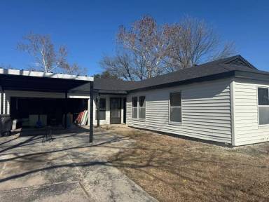 Main picture of 1715 Walton Walker Dr