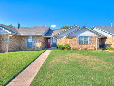 Main picture of 433 W Curtis Dr