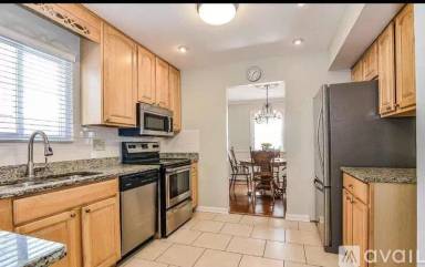 Main picture of 211 Summers Ct