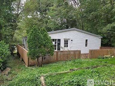 Main picture of 20 Thompson St