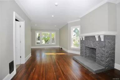 Main picture of 80 Dewitt St