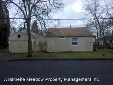 Main picture of 2025 Ferry St SE