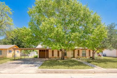 Main picture of 443 River Rd