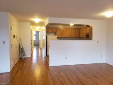 Main picture of 1172 Putnam Ave