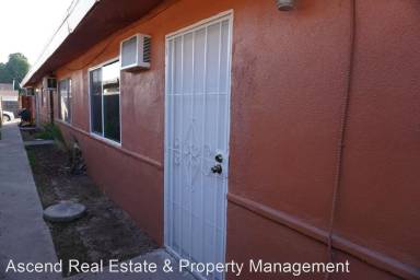 Main picture of 1437 Lake St