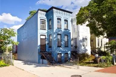 Main picture of 727 12th St NE