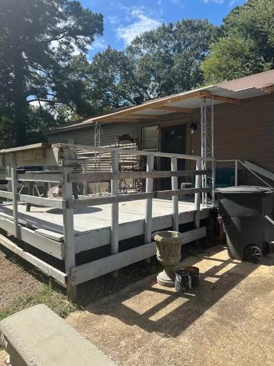 Main picture of 5825 Grantham St