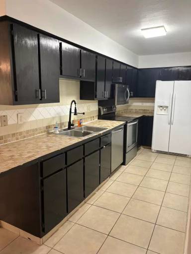 Main picture of 1015 SW 48th Ter