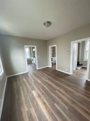 Main picture of 3131 W 92nd St