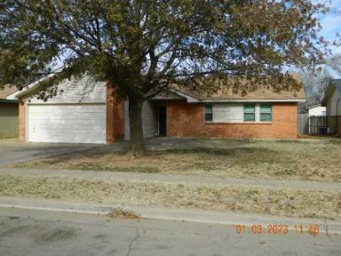 Main picture of 2312 77th Pl