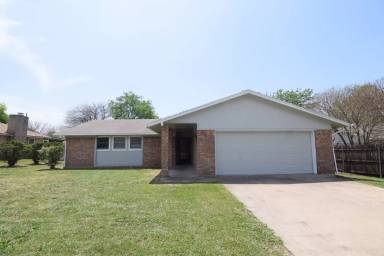 Main picture of 2306 Lake Rd