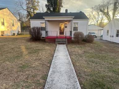 Main picture of 1121 Stratford Rd