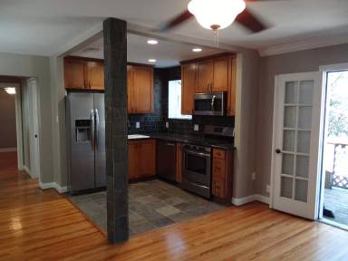 Main picture of 908-16 E 32nd St