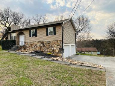 Main picture of 2408 Bishops Bridge Rd