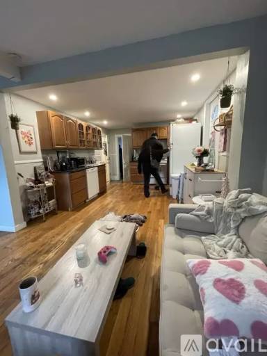 Main picture of 99 Old Harbor St