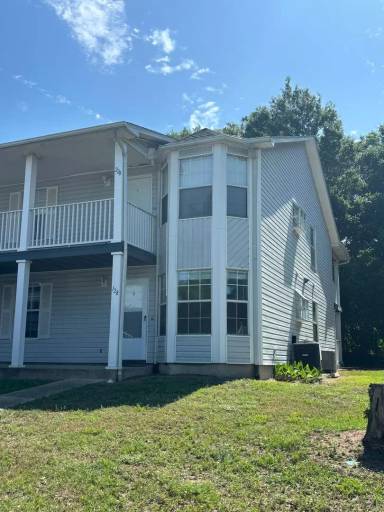 Main picture of 1500 E Johnson Ave