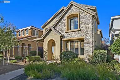 Main picture of 176 W Festivo Ln