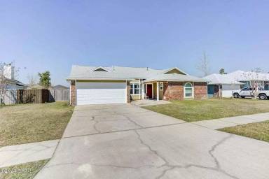 Main picture of 8107 Heritage Woods Ln