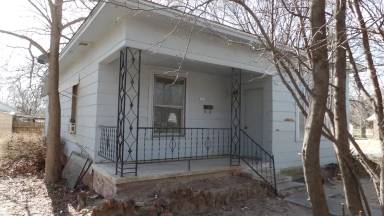 Main picture of 731 W 9th St