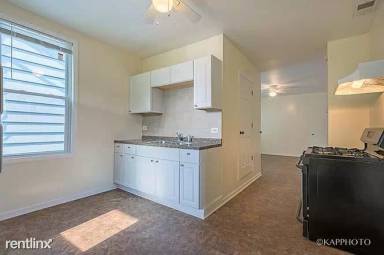 Main picture of 8709 S Exchange Ave