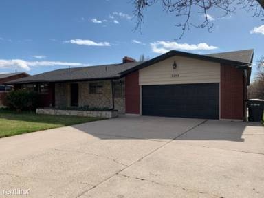 Main picture of 3059 Cherokee Ln