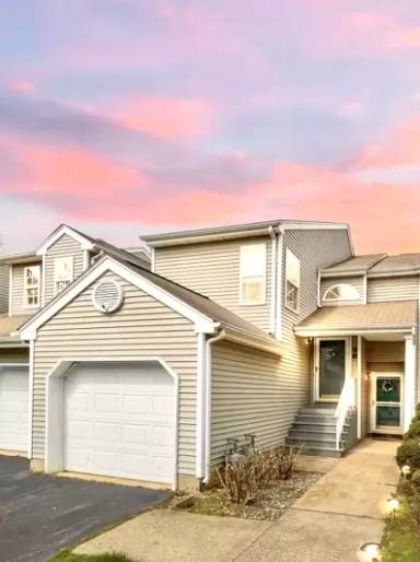 Main picture of 96 Pagoda Ln