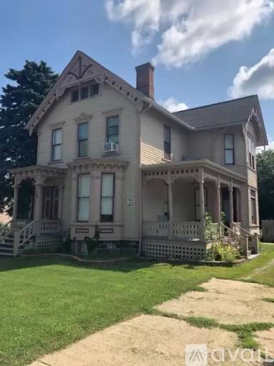 Main picture of 109 S Huron St