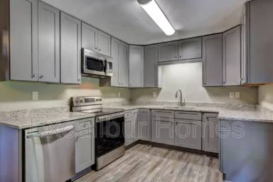 Main picture of 215 Fond Ct