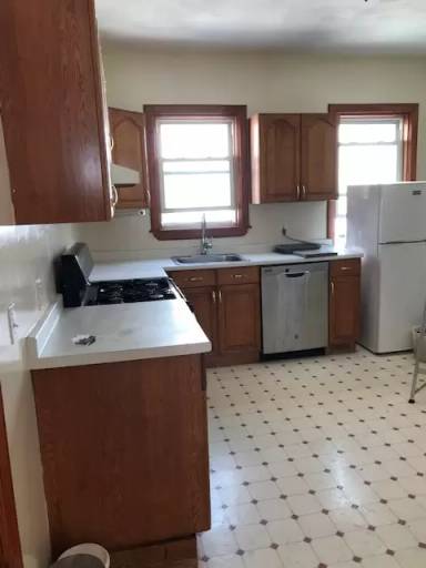 Main picture of 25 Belknap St