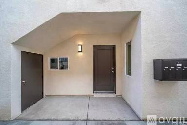 Main picture of 1370 Cherry Ave
