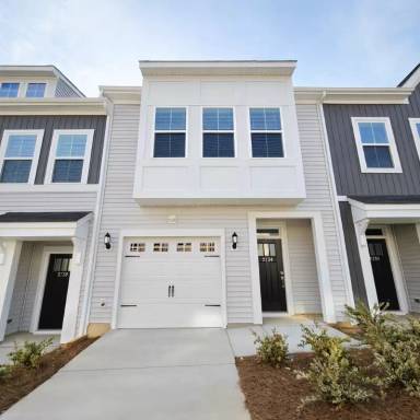 Main picture of 2734 Lehigh Rd