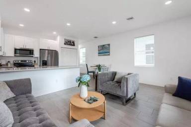 Main picture of 2677 Hiawatha Avenue - 1