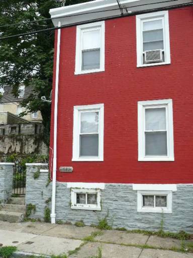 Main picture of 421 E Mechanic St