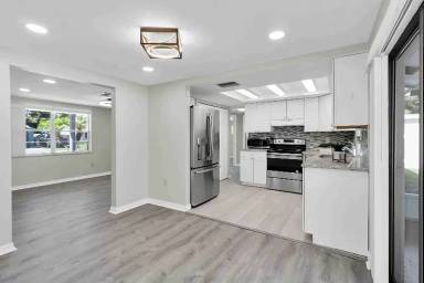 Main picture of 7709 Hollyridge Dr