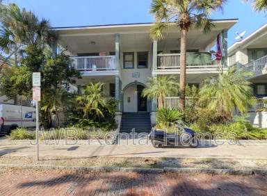 Main picture of 2743 Vernon Ter