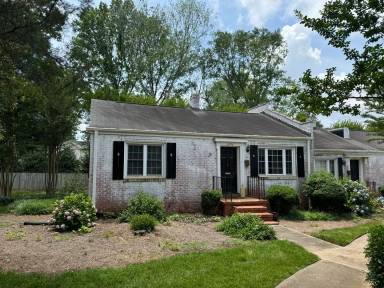Main picture of 1932 Lynnwood Dr