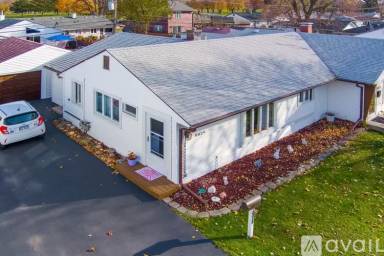 Main picture of 8829 S Komensky Ave