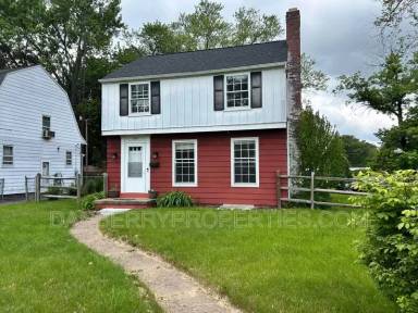 Main picture of 1027 Secor Rd