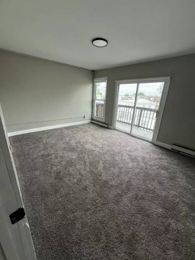 Main picture of 242 N Broadway