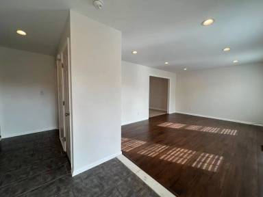 Main picture of 5449 Thompson Cir