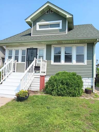 Main picture of 1135 Lyons St
