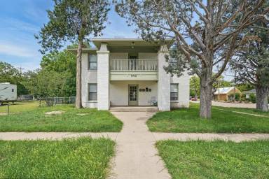 Main picture of 642 Beech St