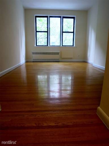 Main picture of 303 E 90th St
